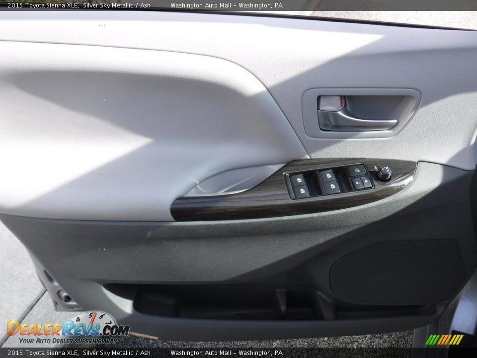 2015 Toyota Sienna XLE Silver Sky Metallic / Ash Photo #22