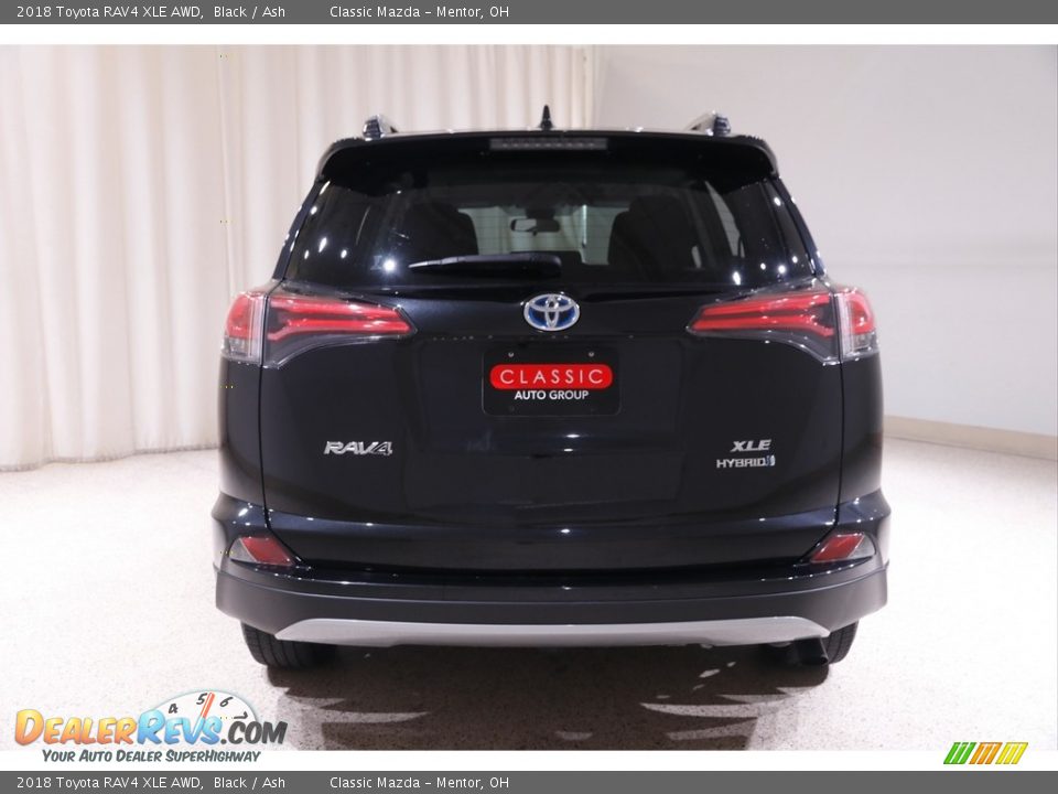 2018 Toyota RAV4 XLE AWD Black / Ash Photo #17