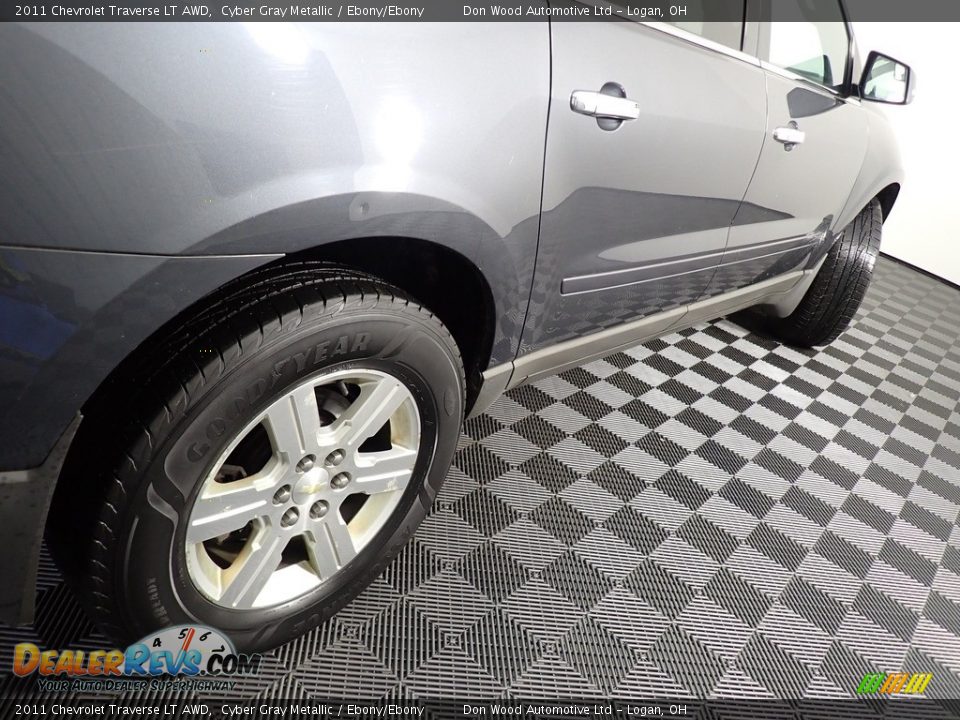 2011 Chevrolet Traverse LT AWD Cyber Gray Metallic / Ebony/Ebony Photo #18
