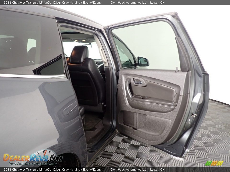 2011 Chevrolet Traverse LT AWD Cyber Gray Metallic / Ebony/Ebony Photo #28