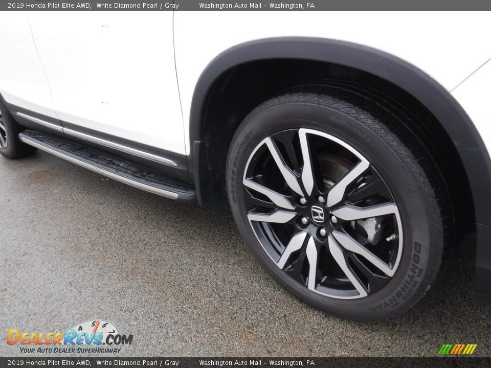 2019 Honda Pilot Elite AWD White Diamond Pearl / Gray Photo #4