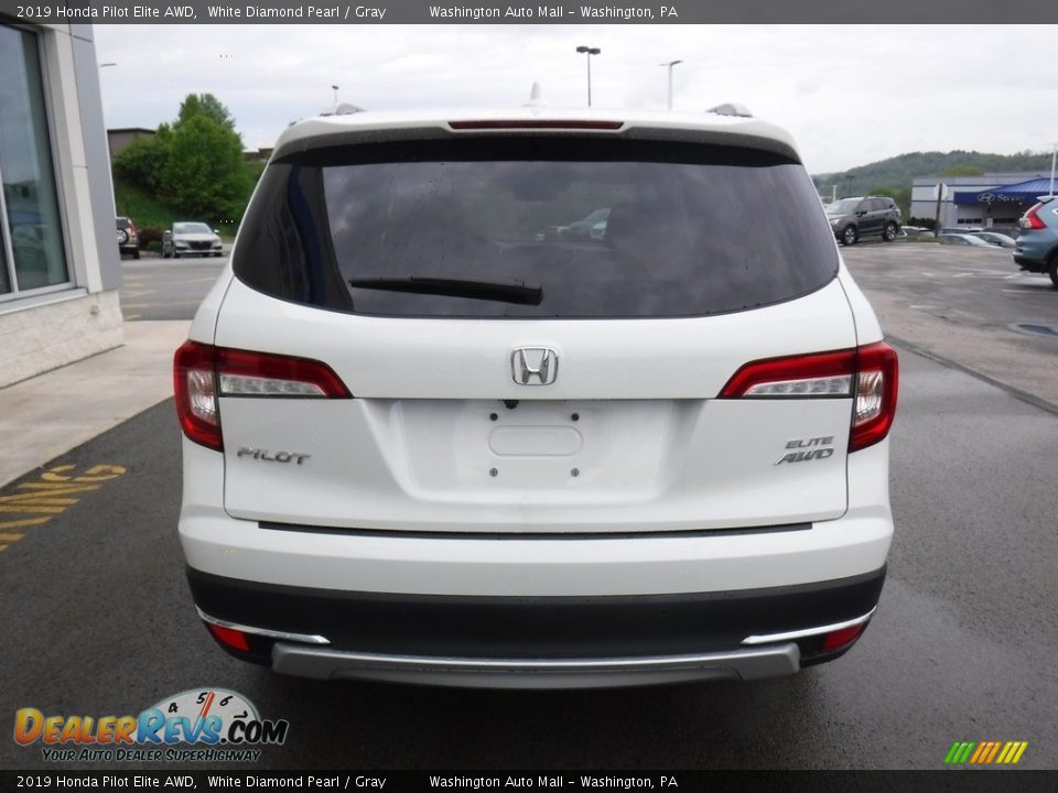 2019 Honda Pilot Elite AWD White Diamond Pearl / Gray Photo #8