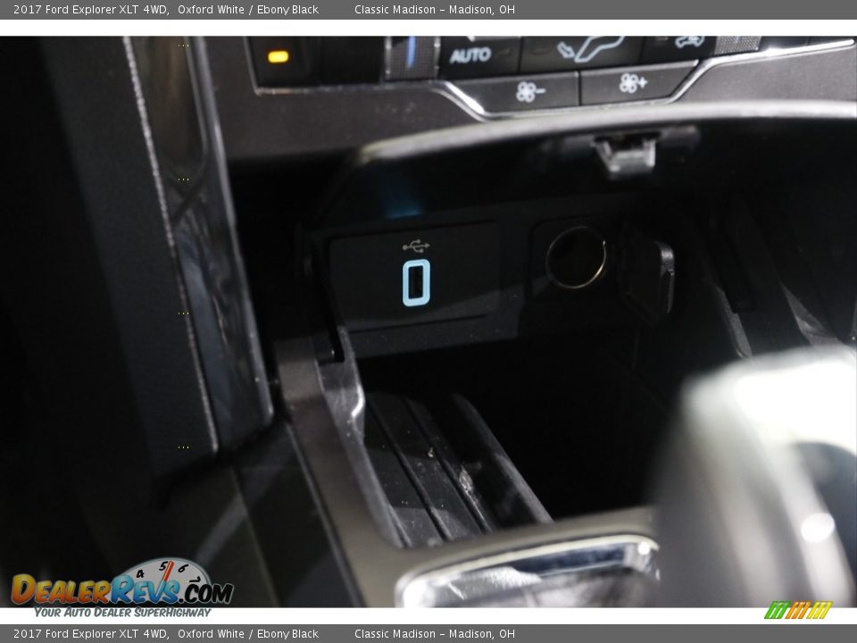 2017 Ford Explorer XLT 4WD Oxford White / Ebony Black Photo #14