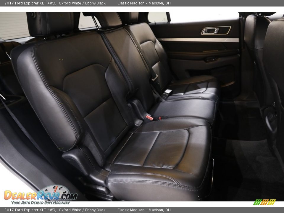 2017 Ford Explorer XLT 4WD Oxford White / Ebony Black Photo #16