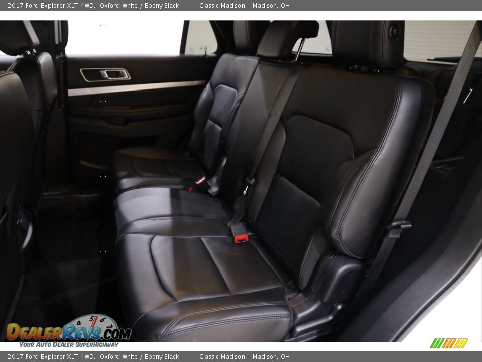 2017 Ford Explorer XLT 4WD Oxford White / Ebony Black Photo #17