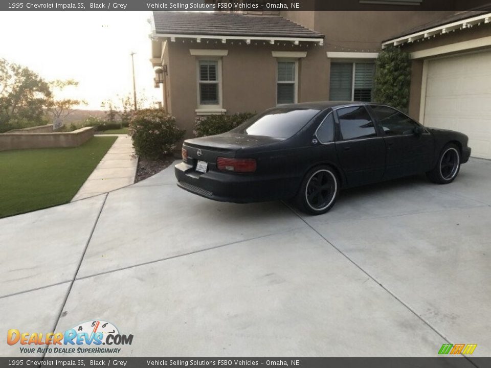 1995 Chevrolet Impala SS Black / Grey Photo #1