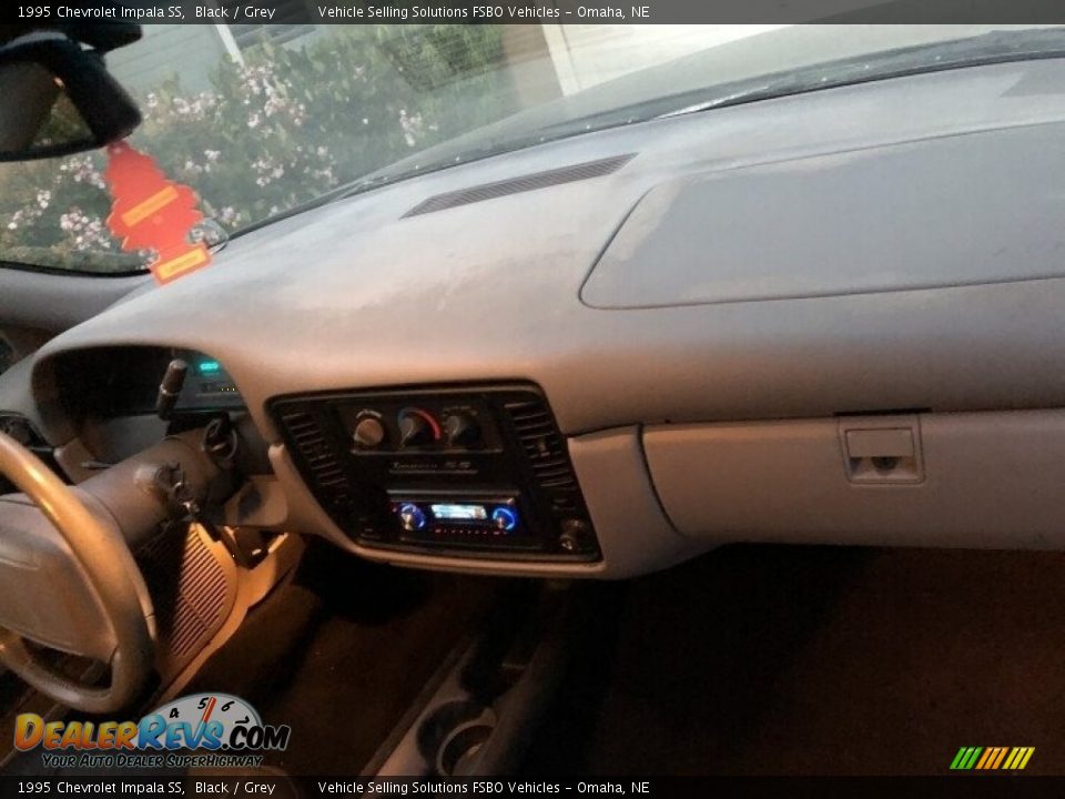 1995 Chevrolet Impala SS Black / Grey Photo #6