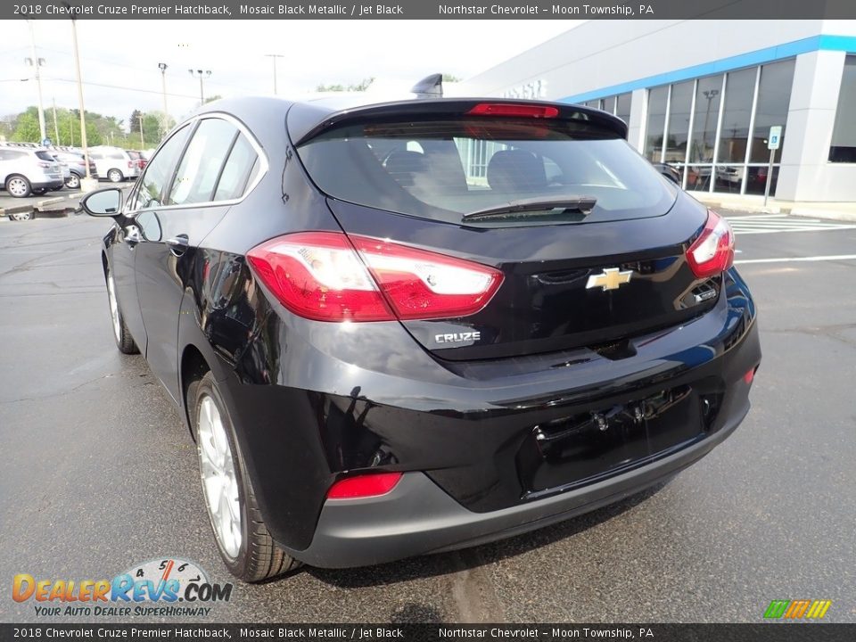 2018 Chevrolet Cruze Premier Hatchback Mosaic Black Metallic / Jet Black Photo #5