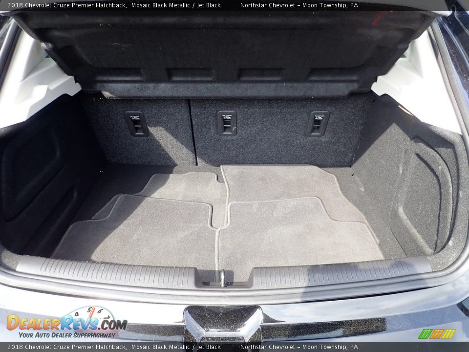 2018 Chevrolet Cruze Premier Hatchback Trunk Photo #7