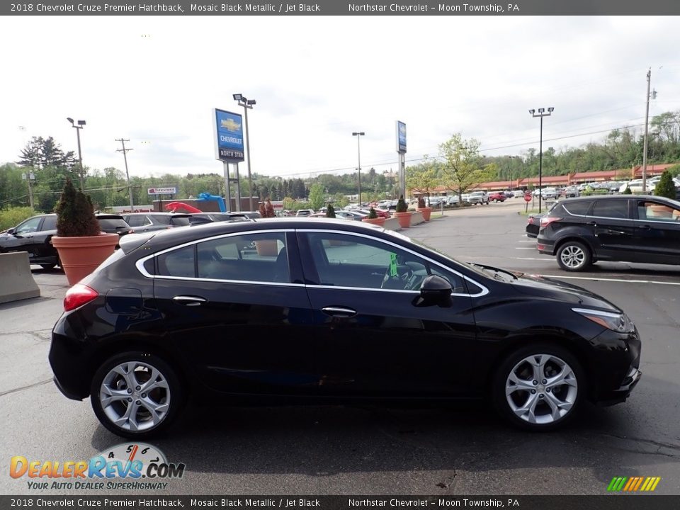 2018 Chevrolet Cruze Premier Hatchback Mosaic Black Metallic / Jet Black Photo #10