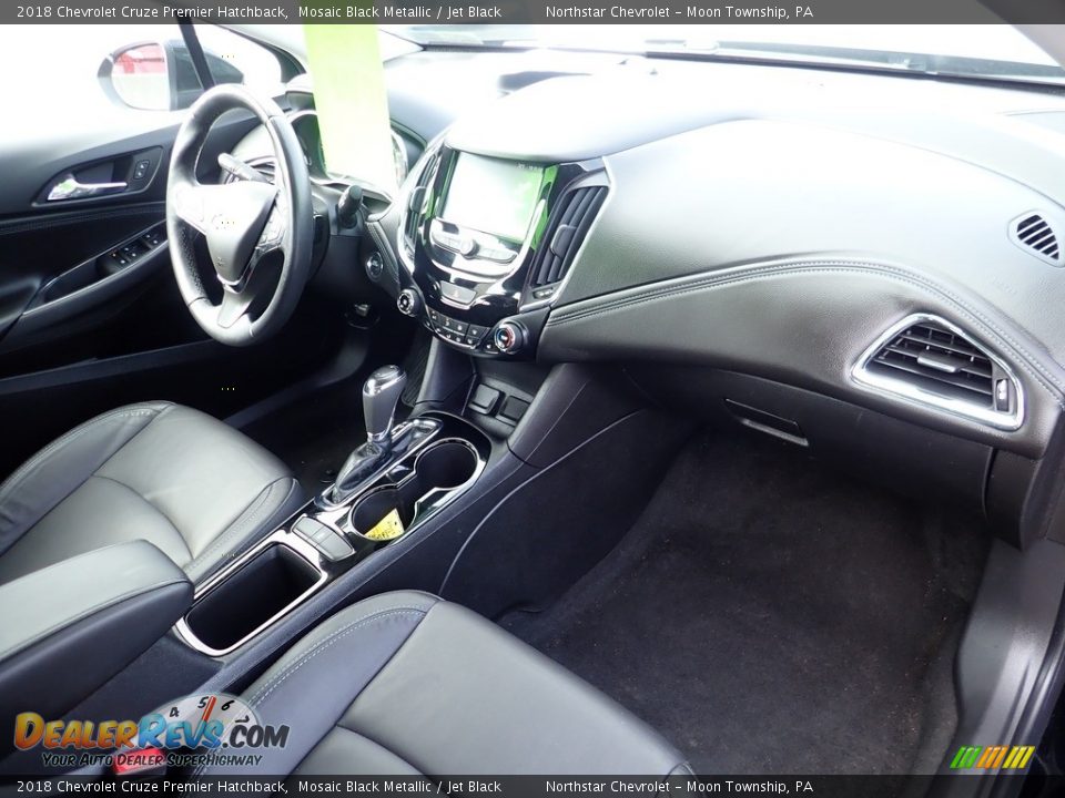 Dashboard of 2018 Chevrolet Cruze Premier Hatchback Photo #16