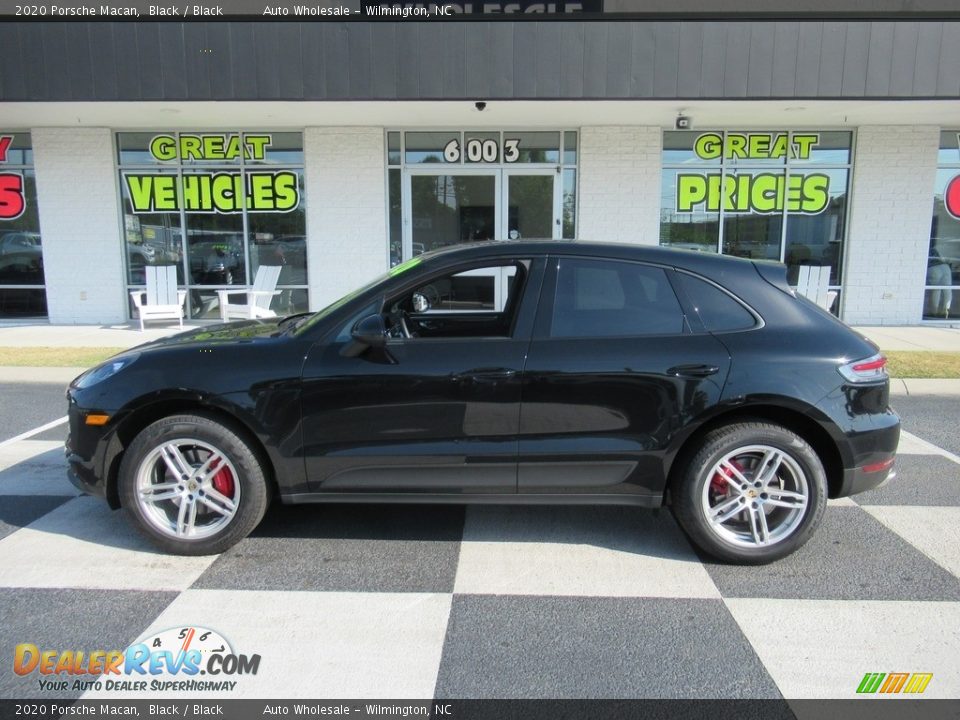 2020 Porsche Macan Black / Black Photo #1