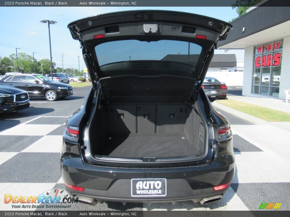 2020 Porsche Macan Black / Black Photo #5