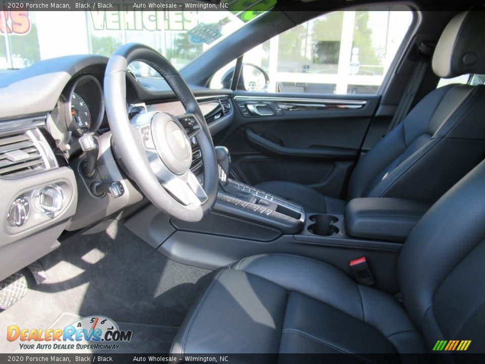 2020 Porsche Macan Black / Black Photo #9