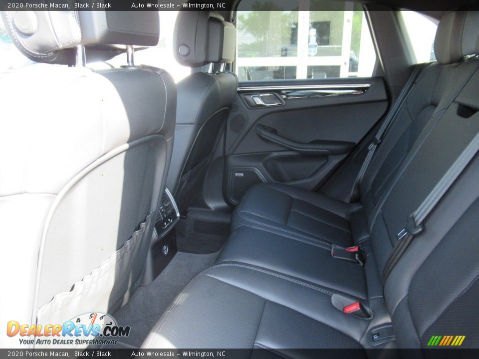 2020 Porsche Macan Black / Black Photo #10