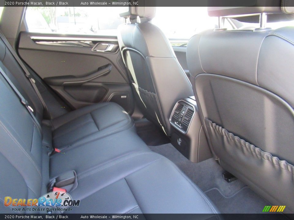 2020 Porsche Macan Black / Black Photo #12