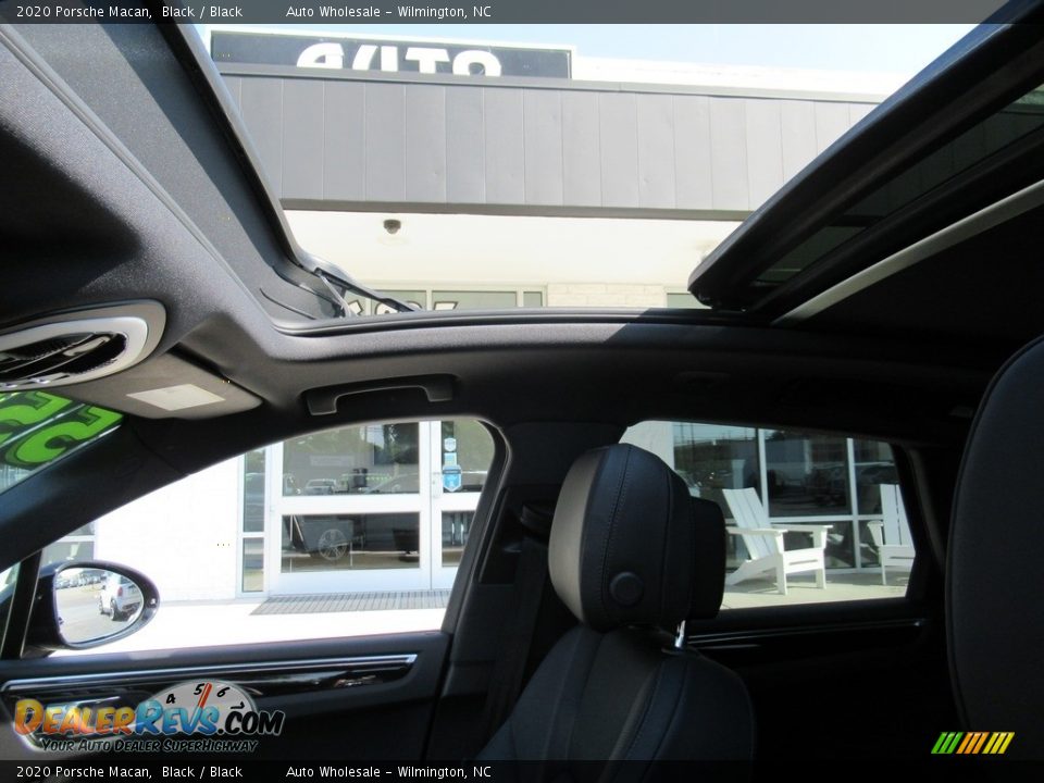 2020 Porsche Macan Black / Black Photo #13