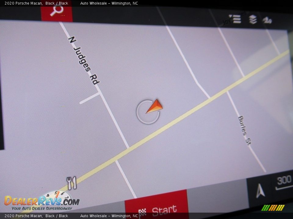 2020 Porsche Macan Black / Black Photo #16