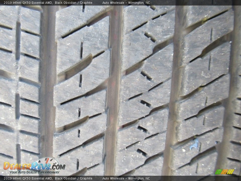 2019 Infiniti QX50 Essential AWD Black Obsidian / Graphite Photo #8