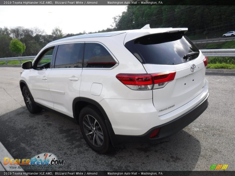 2019 Toyota Highlander XLE AWD Blizzard Pearl White / Almond Photo #11