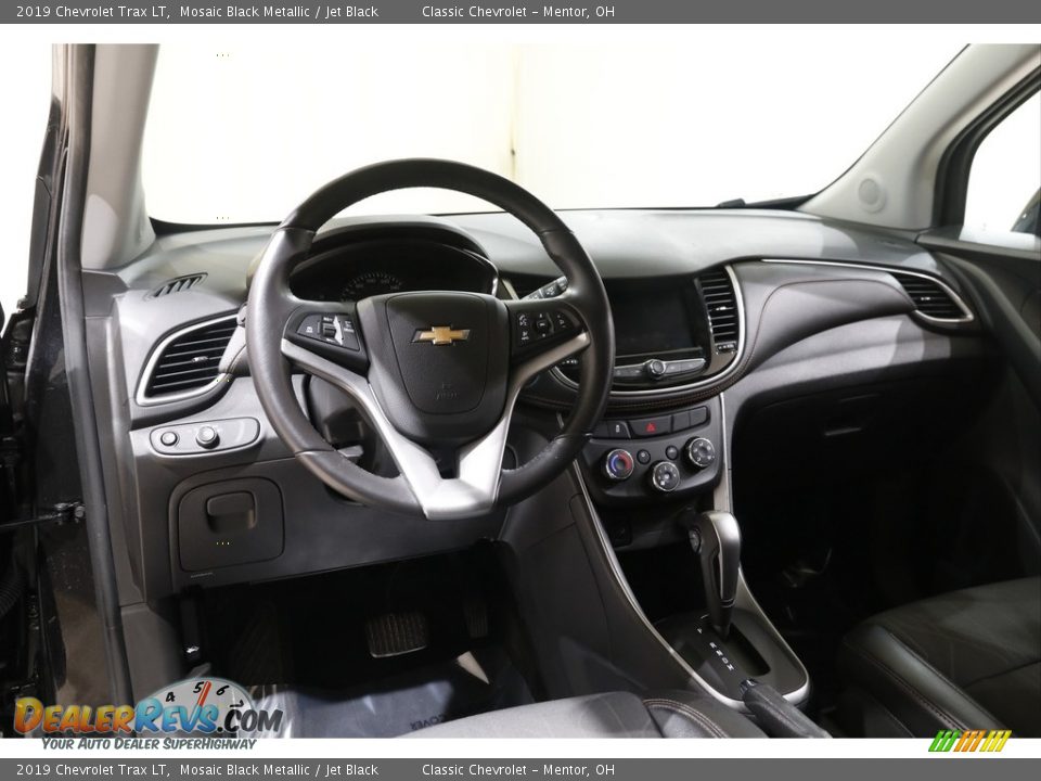 Dashboard of 2019 Chevrolet Trax LT Photo #6