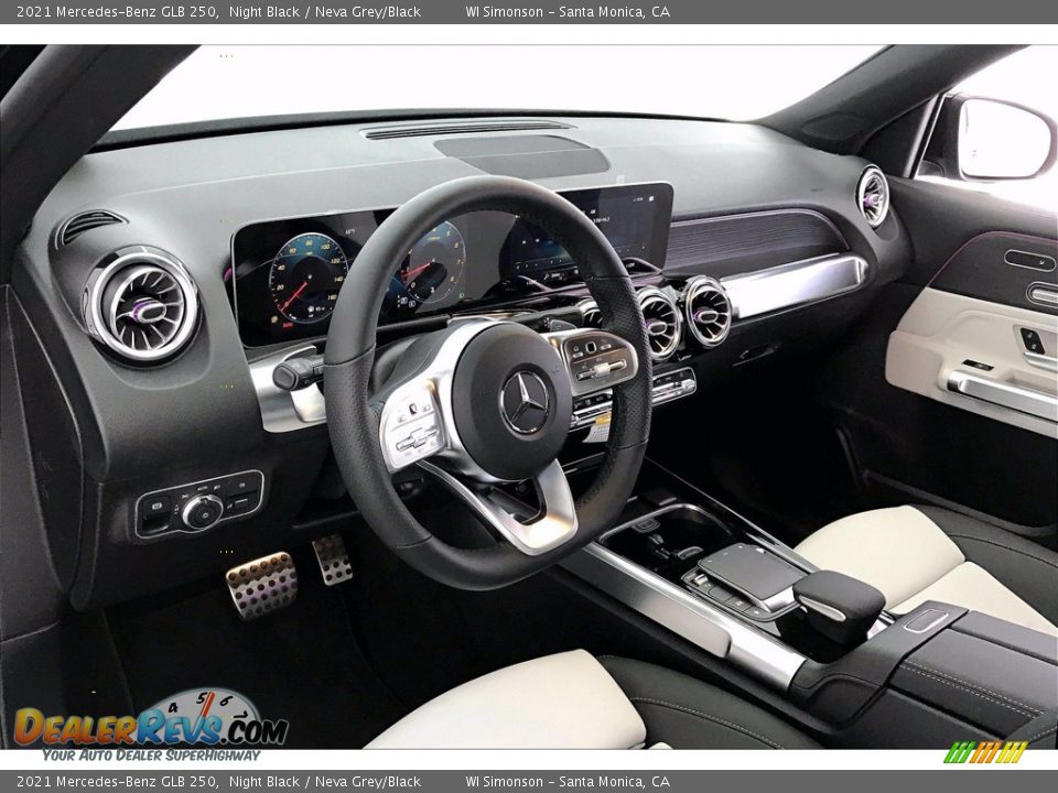 Dashboard of 2021 Mercedes-Benz GLB 250 Photo #4