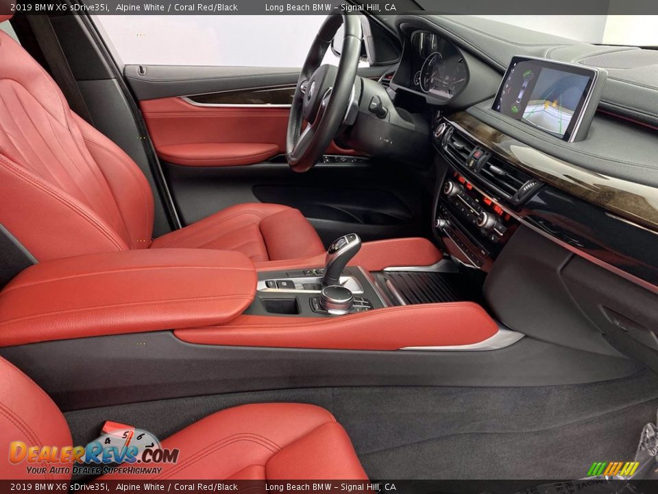 Front Seat of 2019 BMW X6 sDrive35i Photo #33