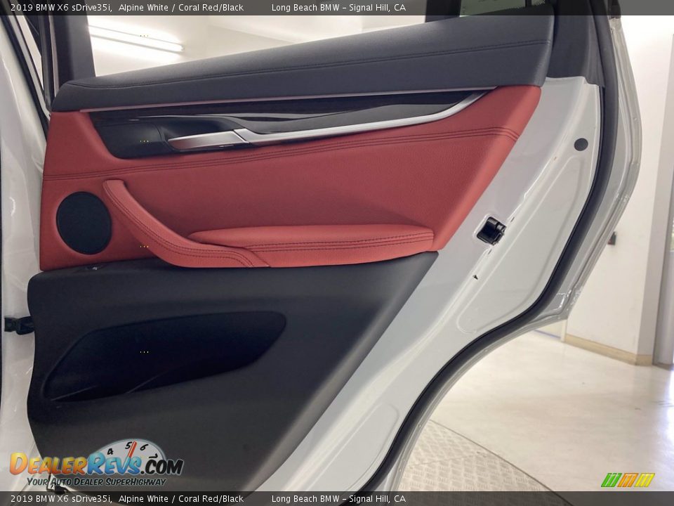 Door Panel of 2019 BMW X6 sDrive35i Photo #35