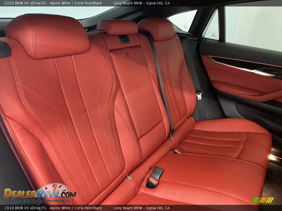 Rear Seat of 2019 BMW X6 sDrive35i Photo #36