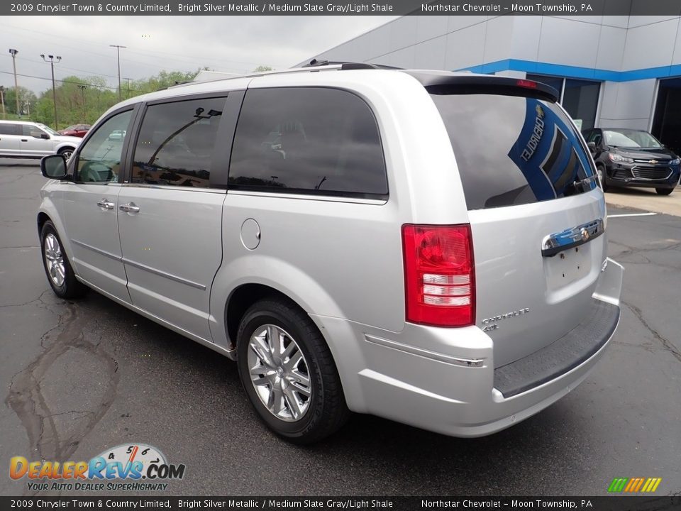 2009 Chrysler Town & Country Limited Bright Silver Metallic / Medium Slate Gray/Light Shale Photo #4