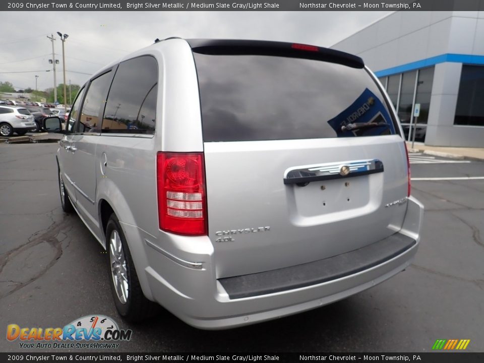 2009 Chrysler Town & Country Limited Bright Silver Metallic / Medium Slate Gray/Light Shale Photo #5