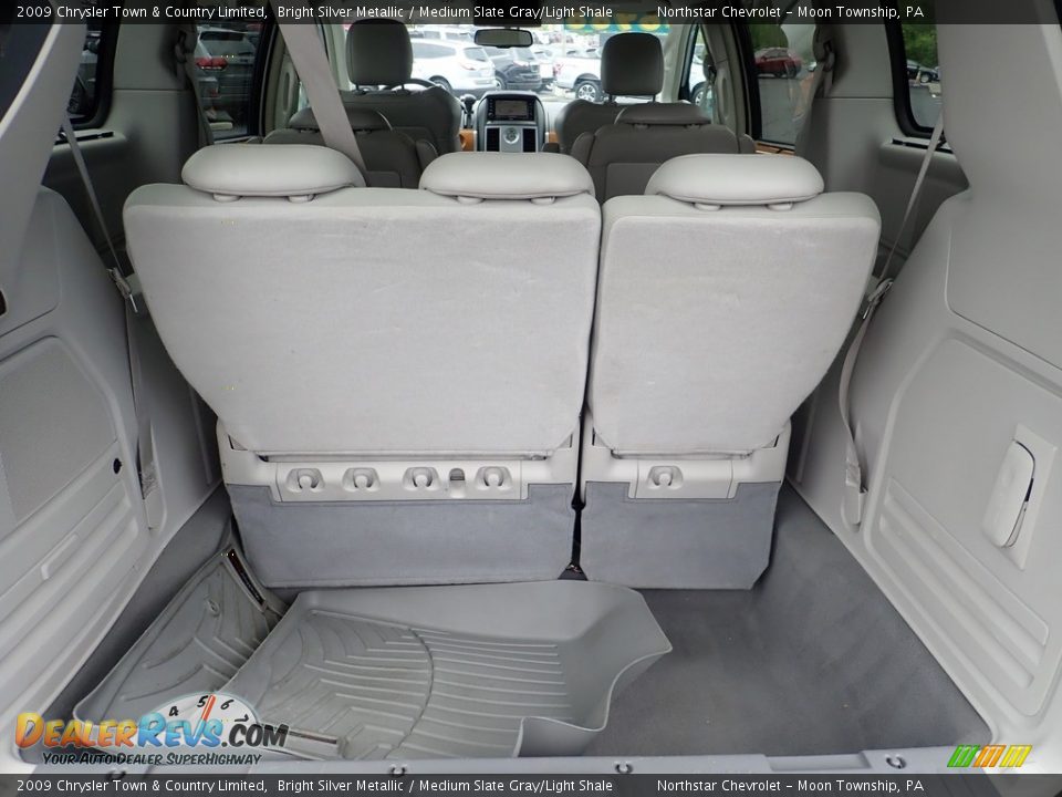 2009 Chrysler Town & Country Limited Bright Silver Metallic / Medium Slate Gray/Light Shale Photo #7