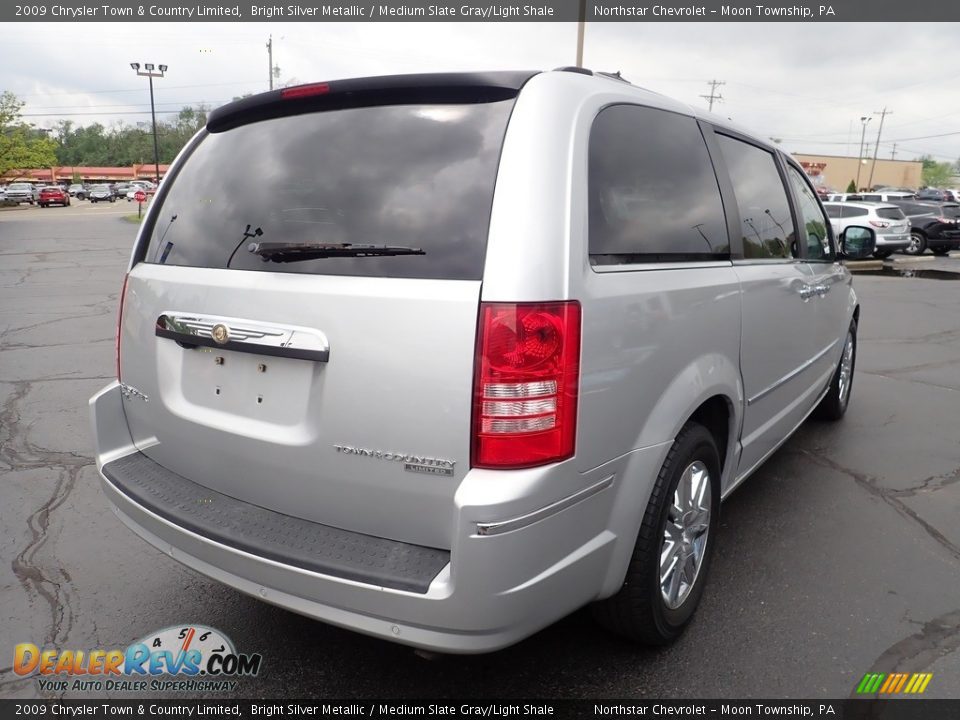 2009 Chrysler Town & Country Limited Bright Silver Metallic / Medium Slate Gray/Light Shale Photo #8