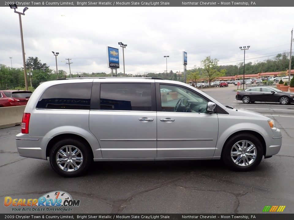 2009 Chrysler Town & Country Limited Bright Silver Metallic / Medium Slate Gray/Light Shale Photo #10
