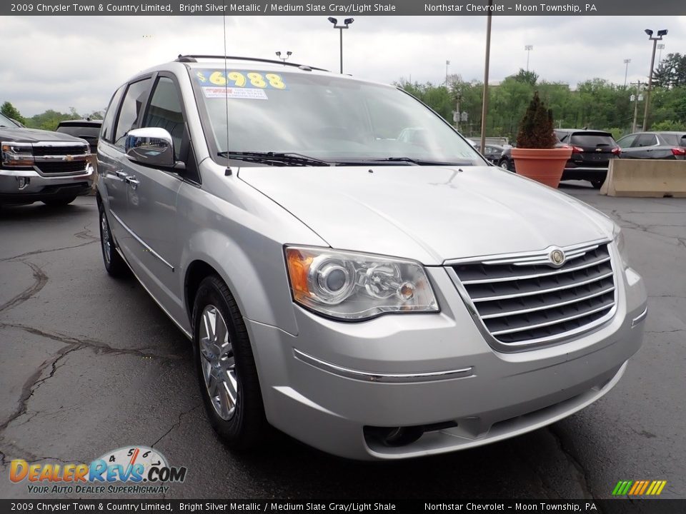 2009 Chrysler Town & Country Limited Bright Silver Metallic / Medium Slate Gray/Light Shale Photo #12