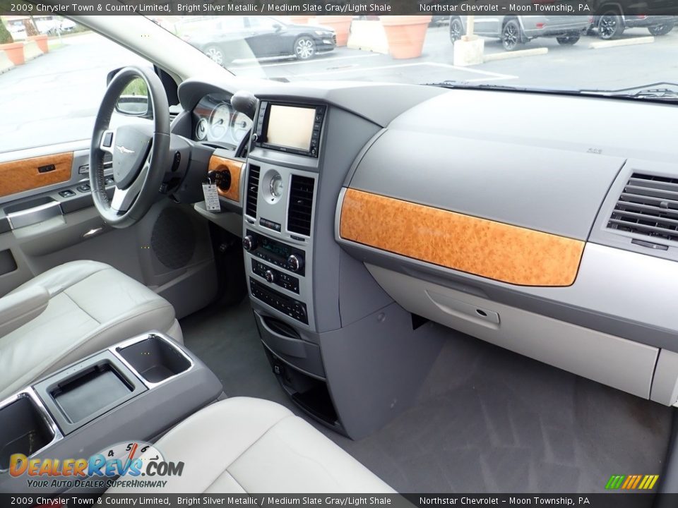 2009 Chrysler Town & Country Limited Bright Silver Metallic / Medium Slate Gray/Light Shale Photo #16
