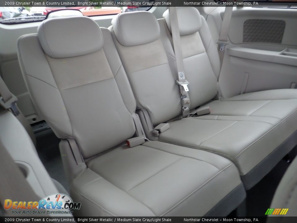 2009 Chrysler Town & Country Limited Bright Silver Metallic / Medium Slate Gray/Light Shale Photo #19