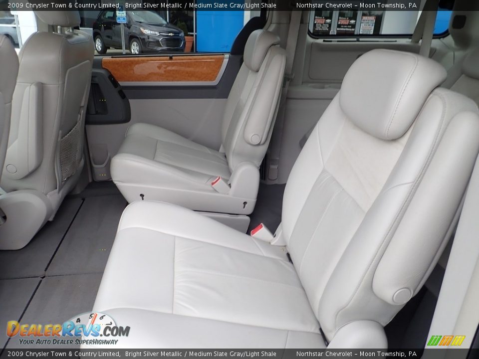 2009 Chrysler Town & Country Limited Bright Silver Metallic / Medium Slate Gray/Light Shale Photo #21