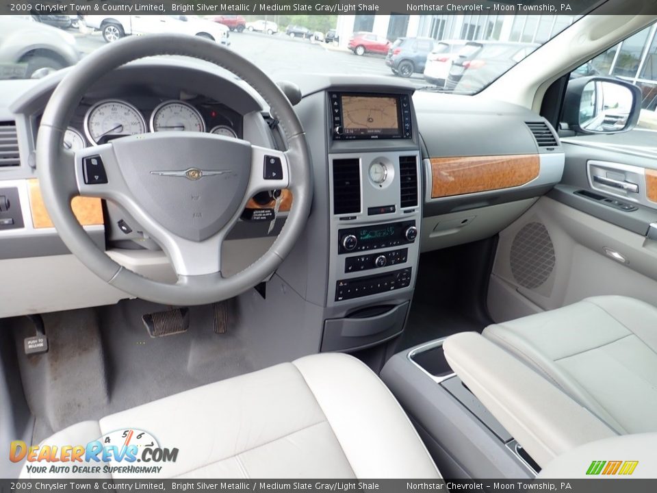 2009 Chrysler Town & Country Limited Bright Silver Metallic / Medium Slate Gray/Light Shale Photo #24
