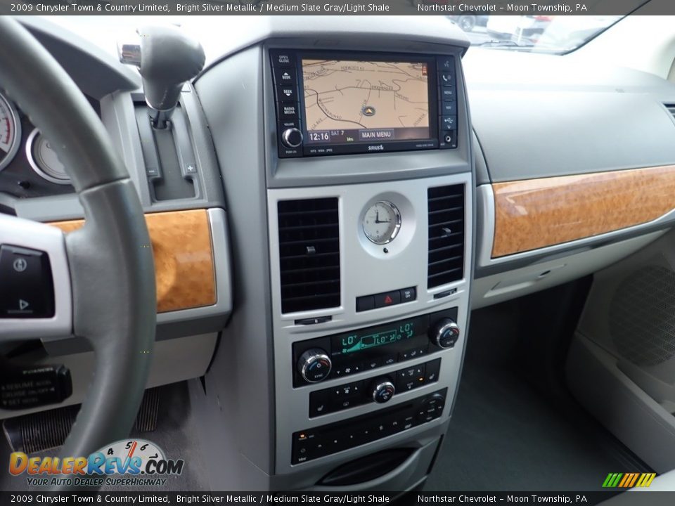 2009 Chrysler Town & Country Limited Bright Silver Metallic / Medium Slate Gray/Light Shale Photo #27