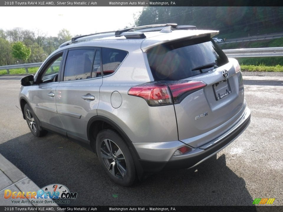 2018 Toyota RAV4 XLE AWD Silver Sky Metallic / Ash Photo #12