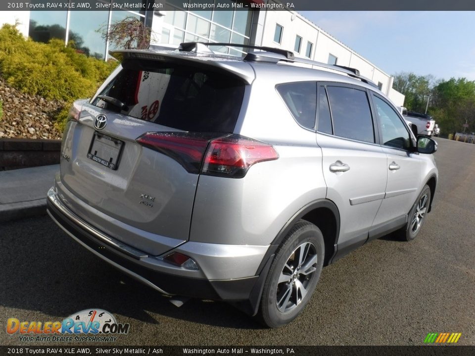 2018 Toyota RAV4 XLE AWD Silver Sky Metallic / Ash Photo #14