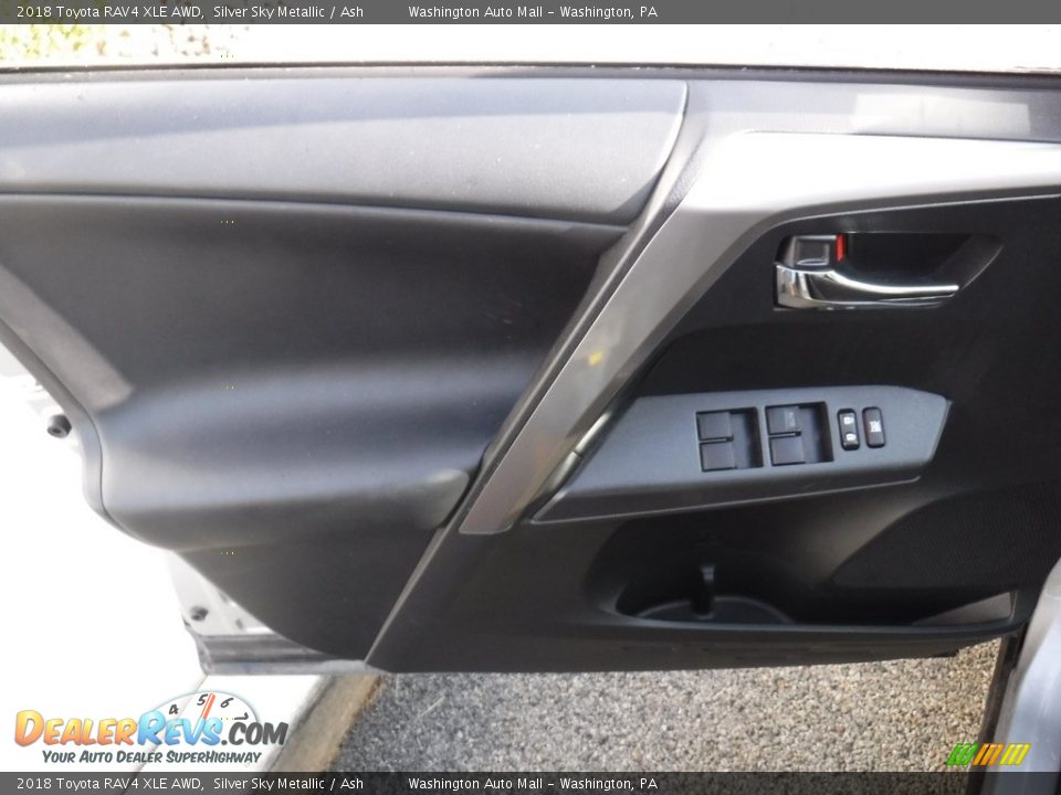 2018 Toyota RAV4 XLE AWD Silver Sky Metallic / Ash Photo #16