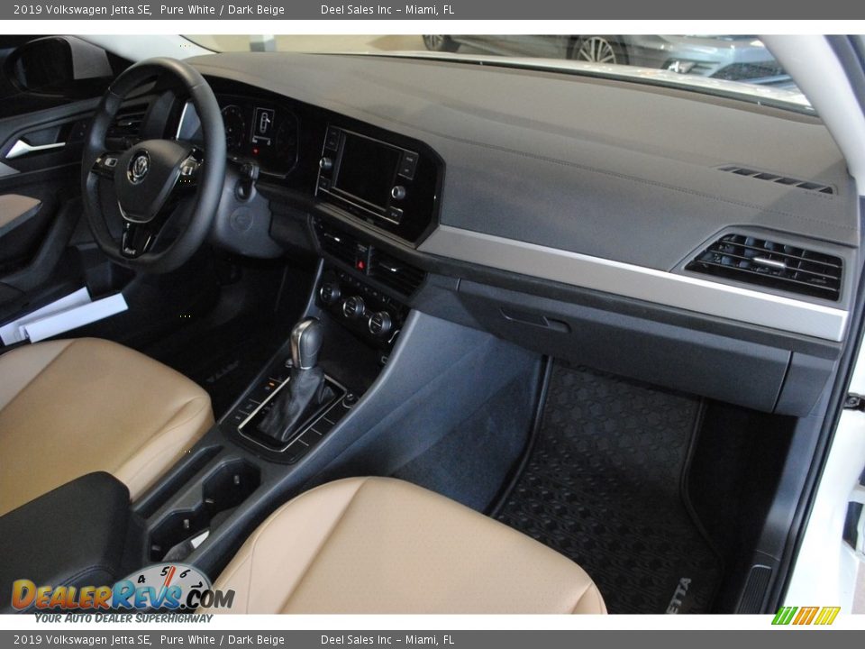 2019 Volkswagen Jetta SE Pure White / Dark Beige Photo #18