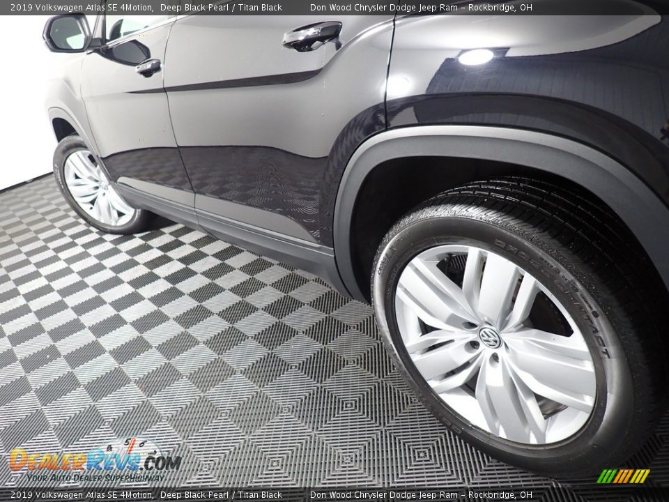 2019 Volkswagen Atlas SE 4Motion Deep Black Pearl / Titan Black Photo #10