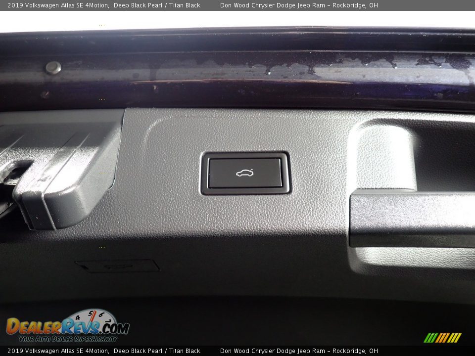 2019 Volkswagen Atlas SE 4Motion Deep Black Pearl / Titan Black Photo #18