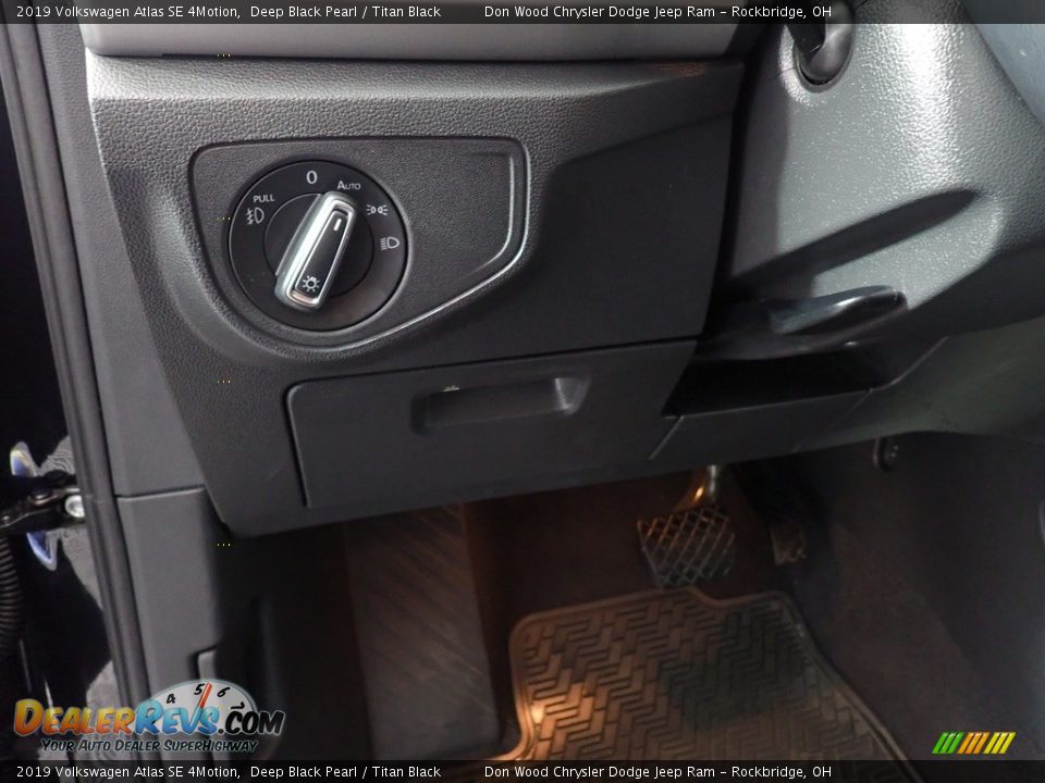 2019 Volkswagen Atlas SE 4Motion Deep Black Pearl / Titan Black Photo #24
