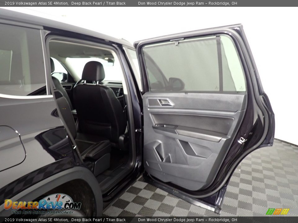 2019 Volkswagen Atlas SE 4Motion Deep Black Pearl / Titan Black Photo #32