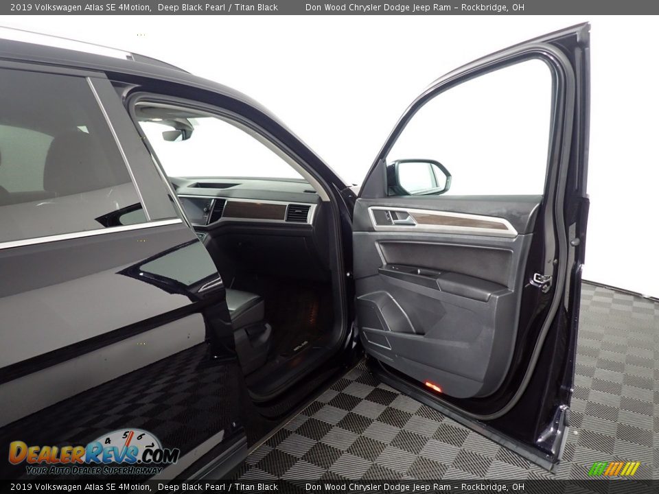 2019 Volkswagen Atlas SE 4Motion Deep Black Pearl / Titan Black Photo #34