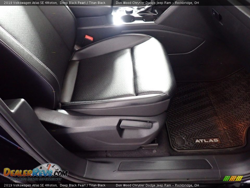 2019 Volkswagen Atlas SE 4Motion Deep Black Pearl / Titan Black Photo #35